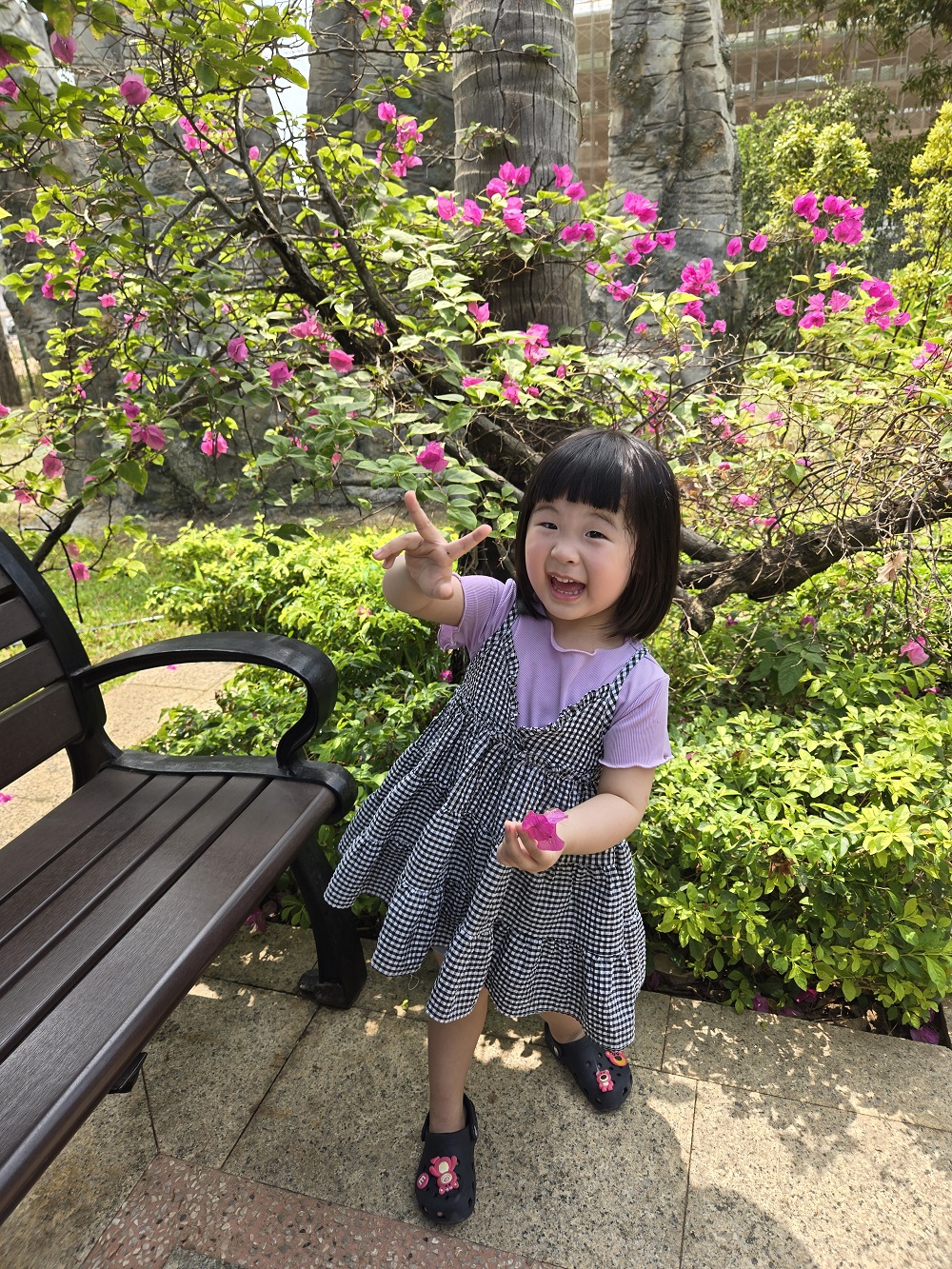 笑容超級可愛的小美女