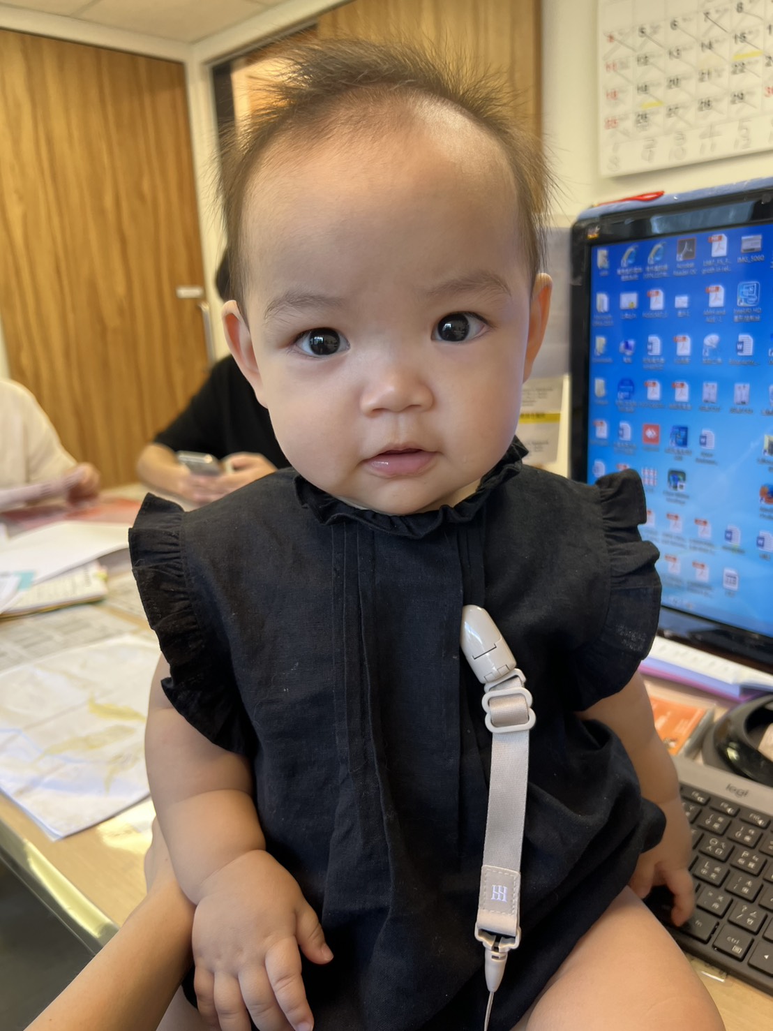 眼睛超漂亮的小女寶